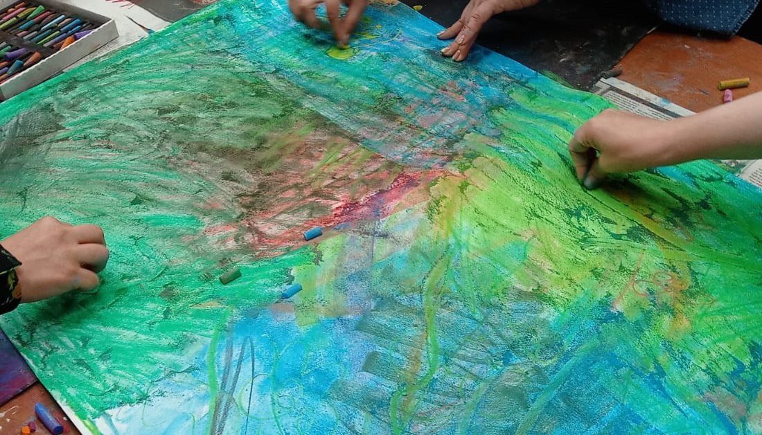 ציור של משתתפות