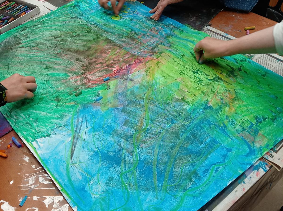 ציור של משתתפות